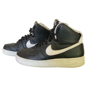 NIKE AIR MENS SIZE 10 LIKE NEW